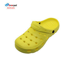 simple clogs mens