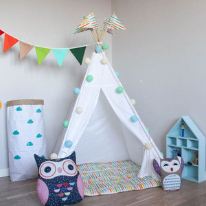 kids play teepee