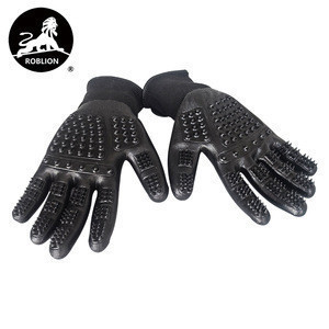 gentle deshedding glove for cats