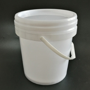 1 gallon plastic bucket with handle